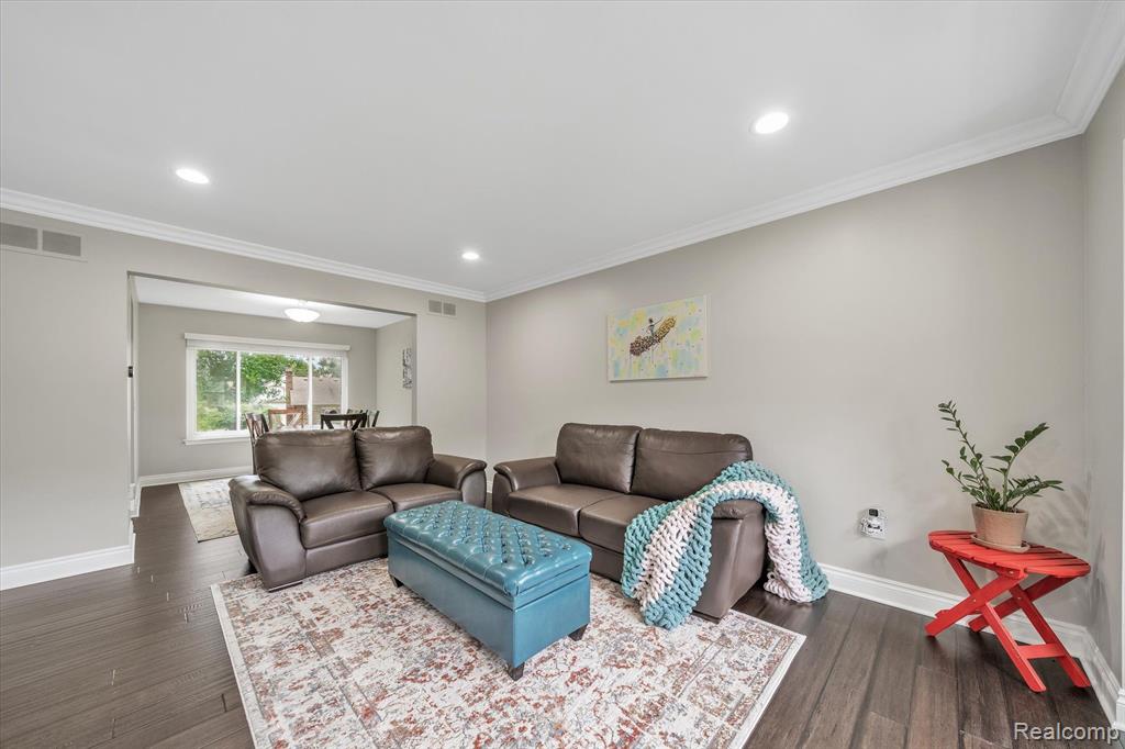 2147 Hickory Leaf Court North Rochester, MI 48309 - Photo 11 of 69