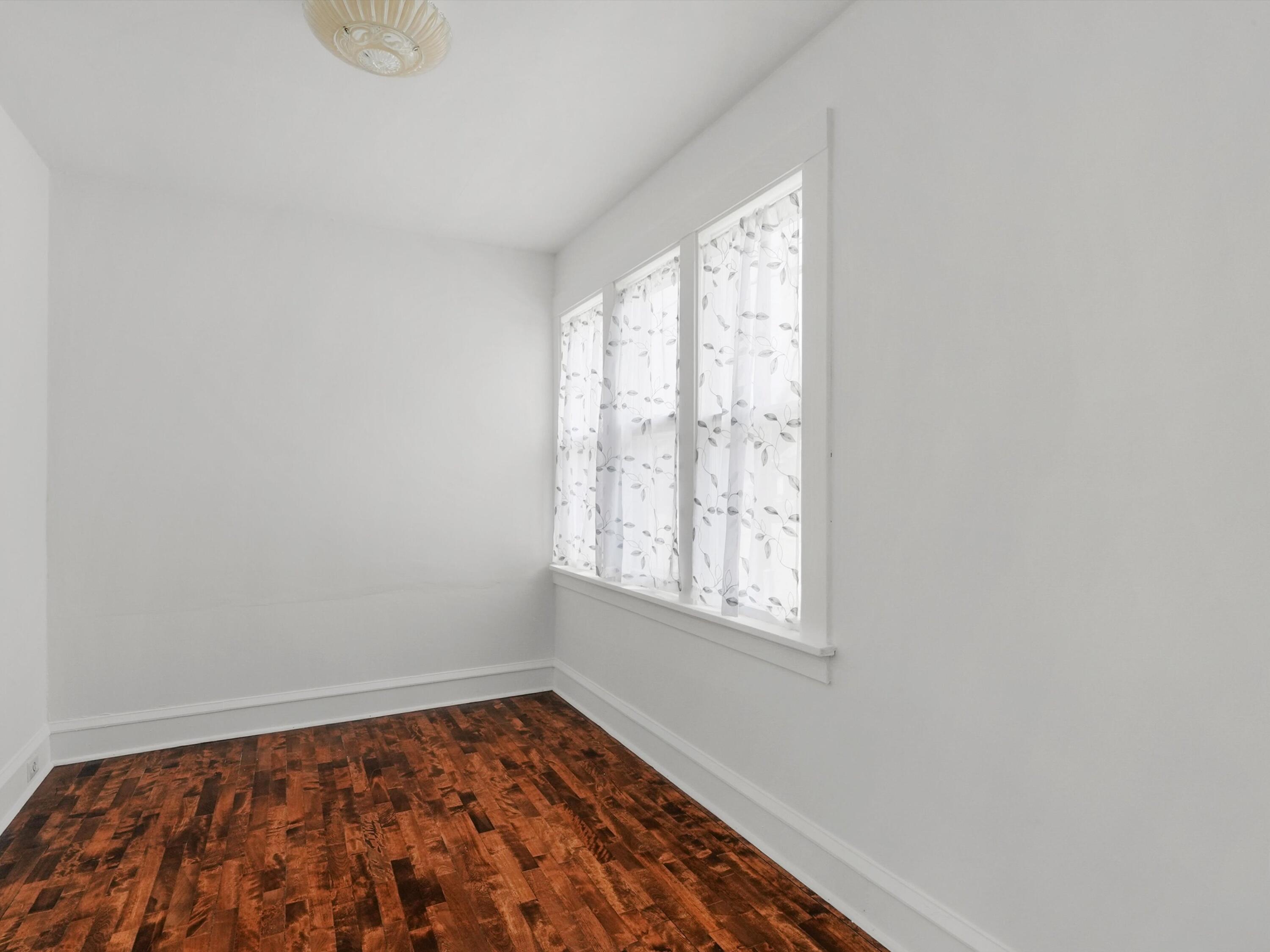 2215 11th Street Two Rivers, WI 54241 - Photo 15 of 27 08-DSC07162