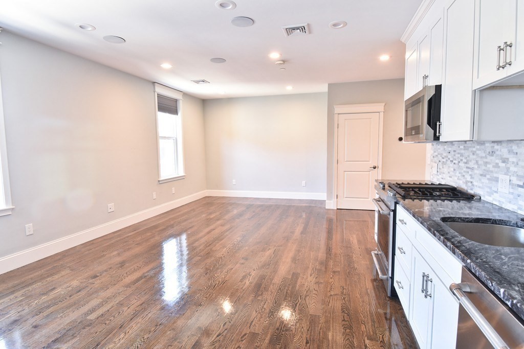 57 L Street, Unit 2 Boston, MA 02127 - Photo 4 of 12