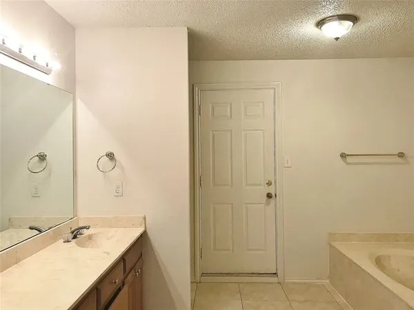 $1,995 | 1129 Bent Oaks Drive, Denton, TX 76210