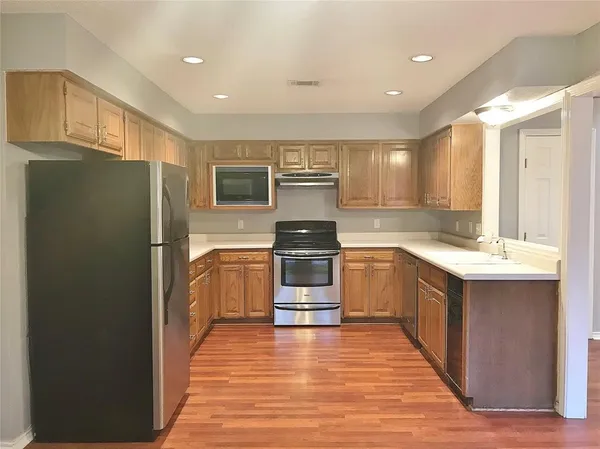 $1,995 | 1129 Bent Oaks Drive, Denton, TX 76210