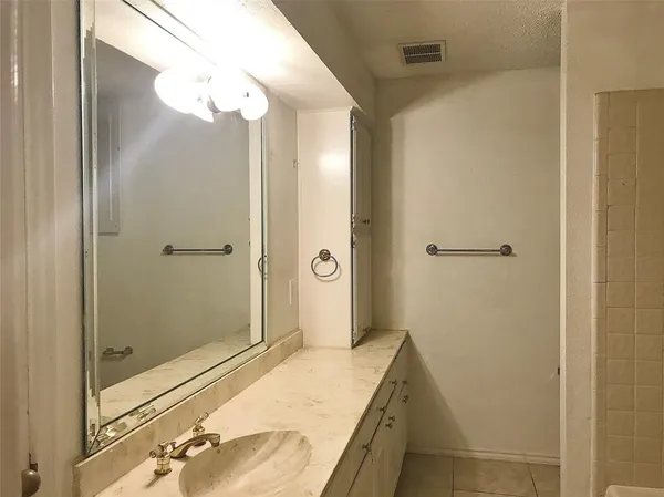 $1,995 | 1129 Bent Oaks Drive, Denton, TX 76210