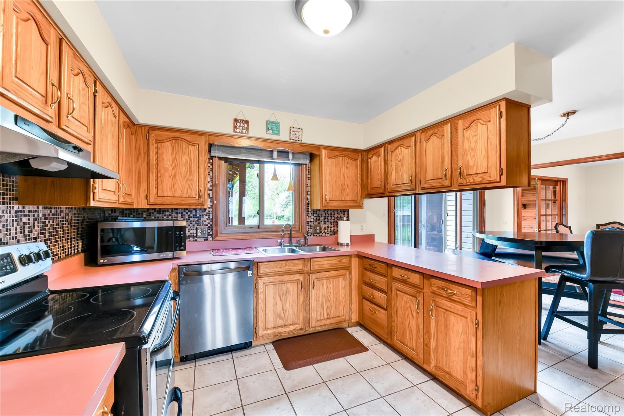 28700 Brandes Road Carleton, MI 48117 - Photo 6 of 47 Kitchen with tons of cabinet space!