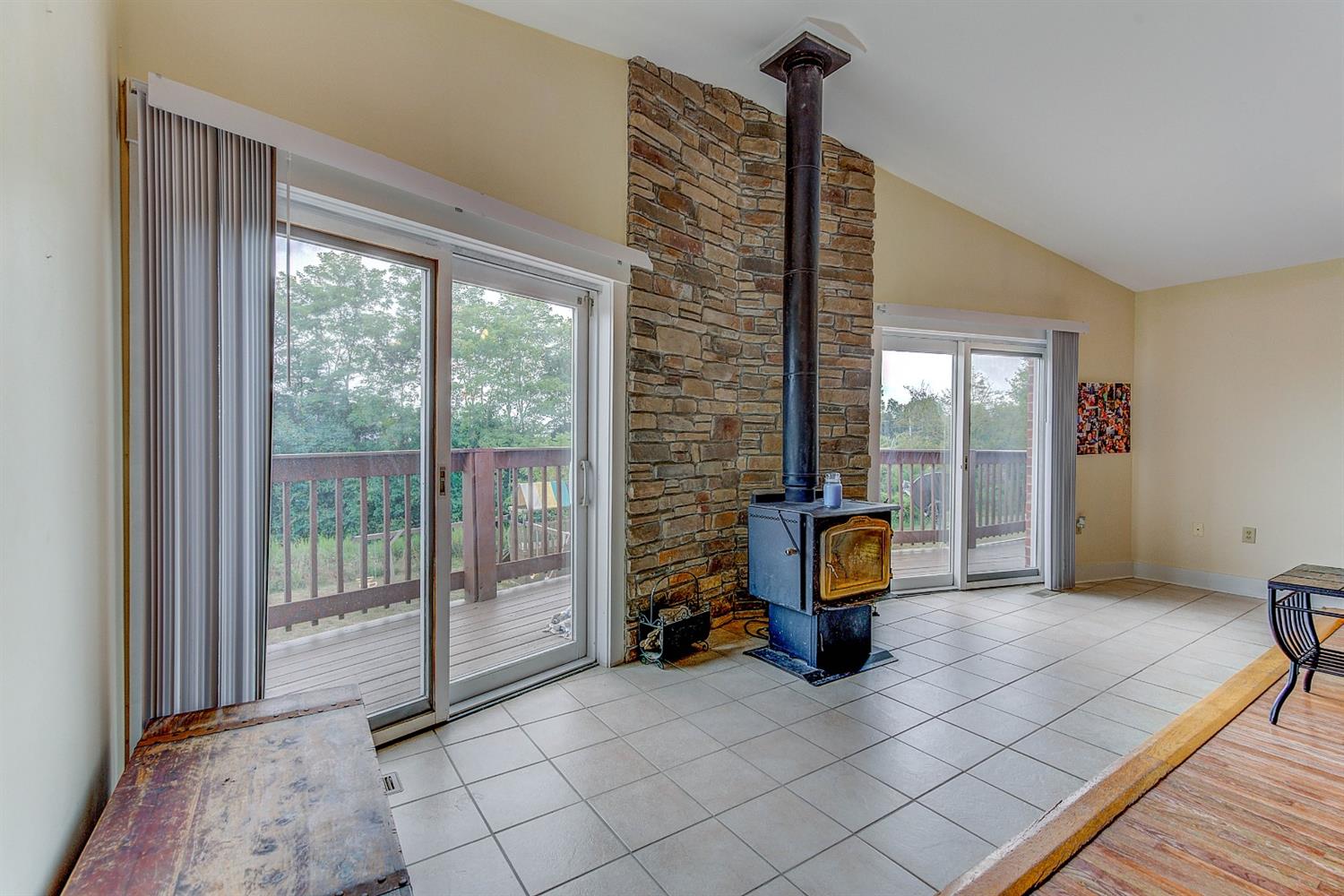 18140 Possum Ridge Road Aurora, IN 47001 - Photo 12 of 37
