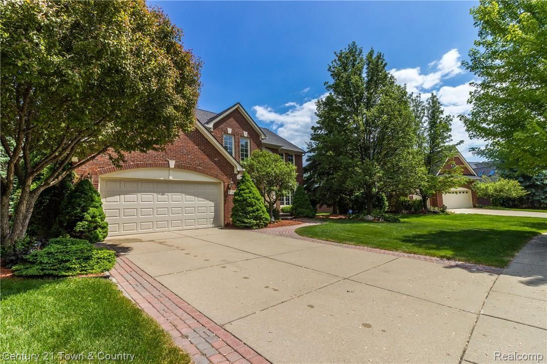 1280 Tulberry Circle Rochester, MI 48306 - Photo 31 of 33 Exterior Front-3.jpg