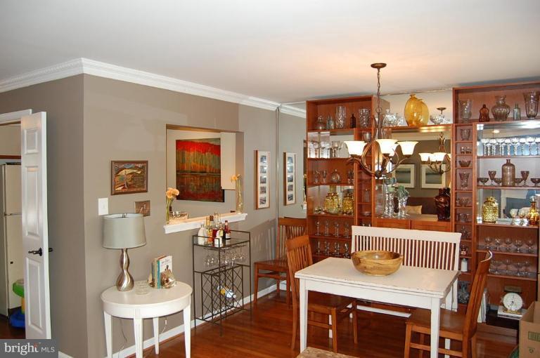 2107 North Rolfe Street, Unit D Arlington, VA 22209 - Photo 4 of 23 DINING ROOM