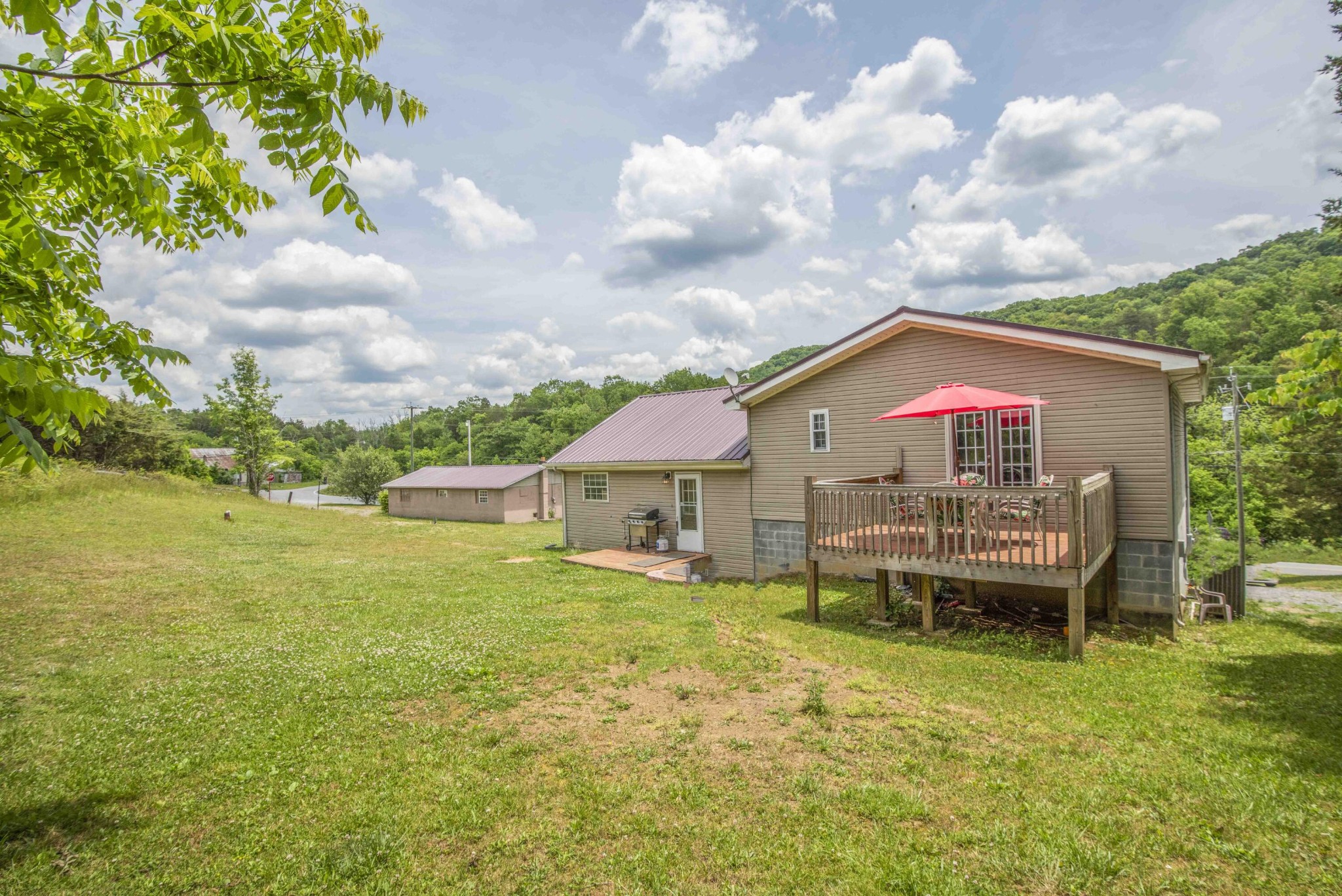 514 Loyston Road Maynardville, TN 37807 - Photo 3 of 27 Gallery Image 3