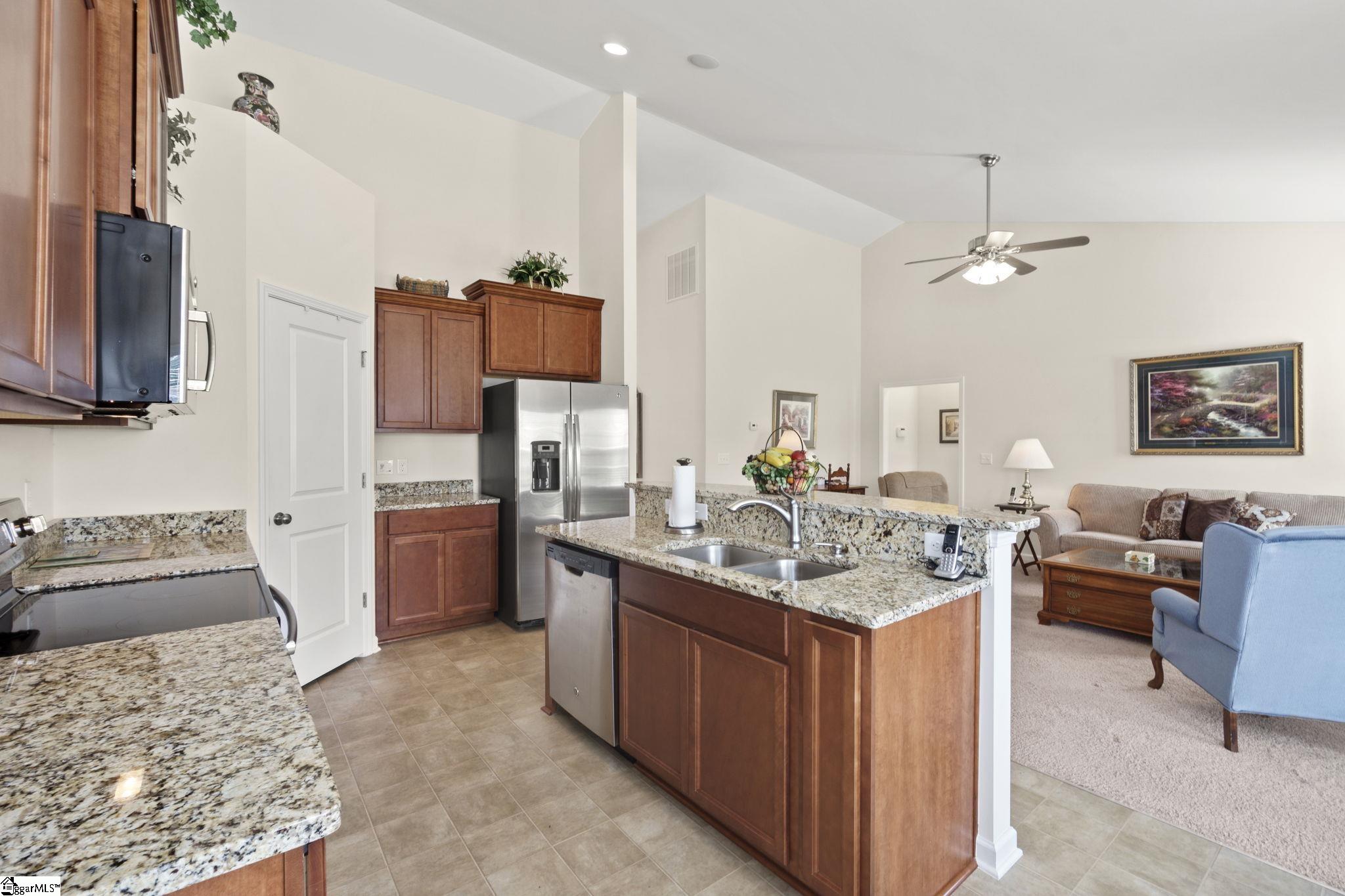 8 Howards End Court Simpsonville, SC 29681 - Photo 6 of 33 Gallery Image 6