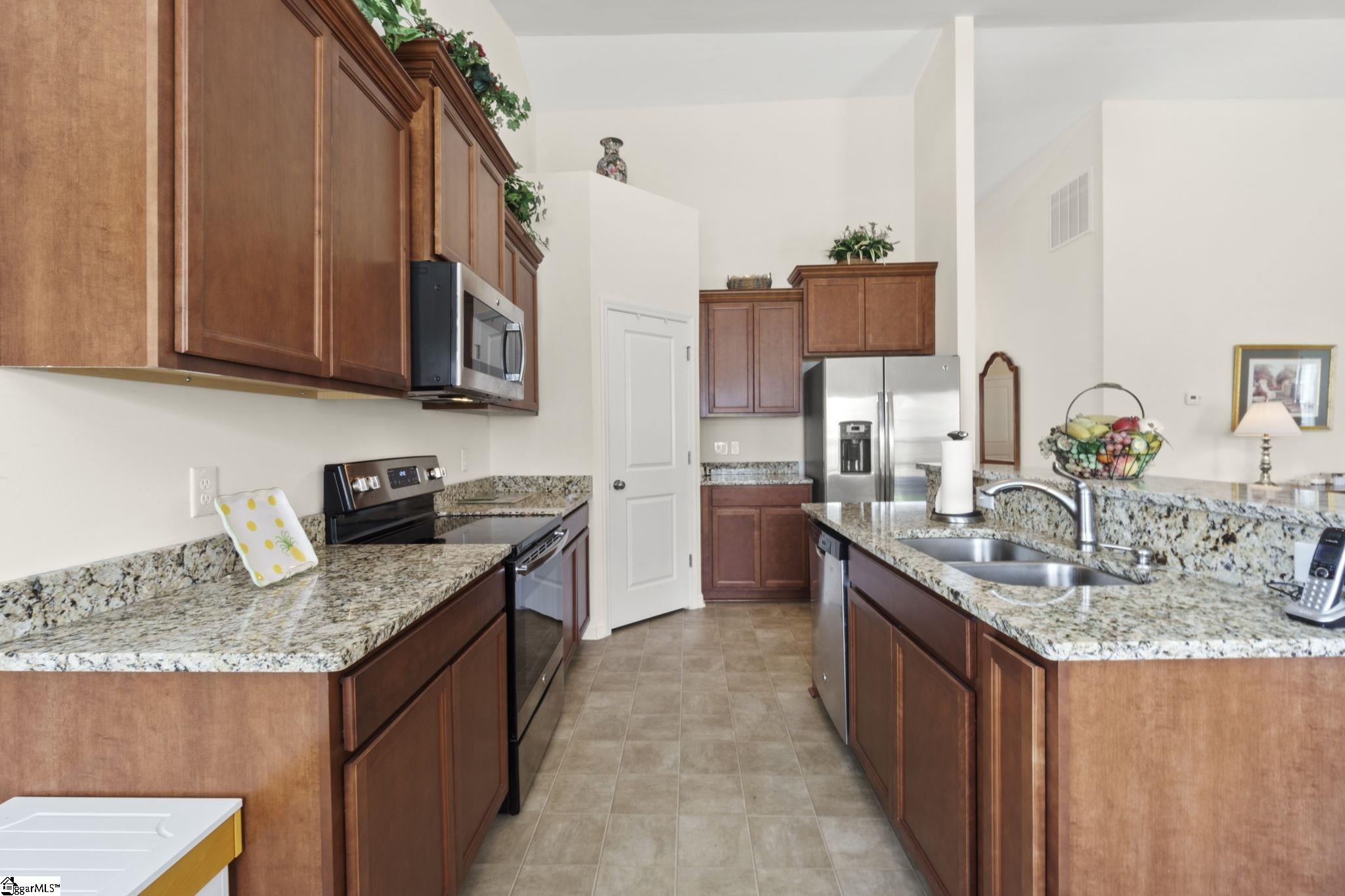 8 Howards End Court Simpsonville, SC 29681 - Photo 7 of 33 Gallery Image 7