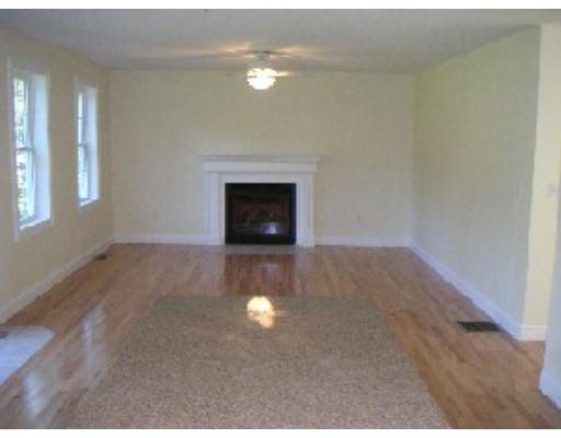 16 Fort Pond Inn Road Lancaster, MA 01523 - Photo 3 of 6