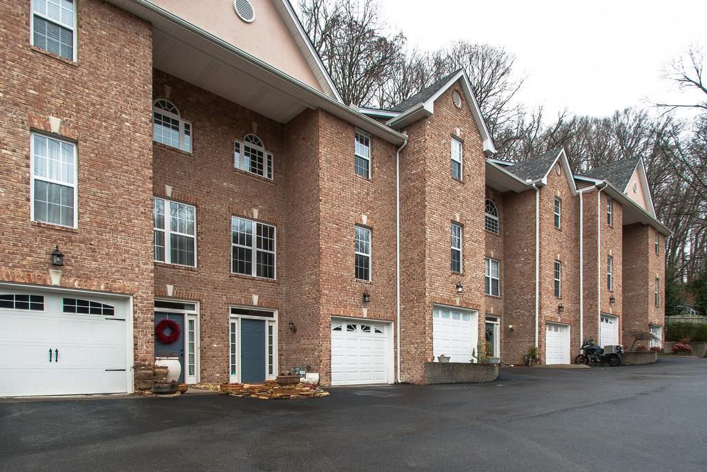 165 Hicks Road, Unit 8 Nashville, TN 37221 - Photo 2 of 26 Gallery Image 2