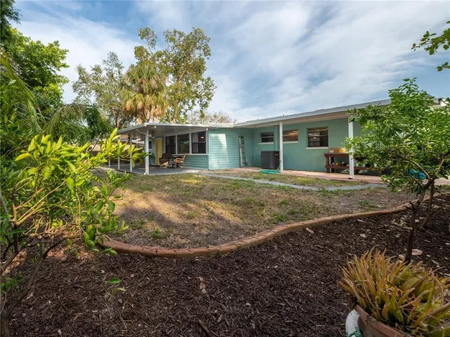 $2,700 | 4721 West Iowa Avenue, Tampa, FL 33616