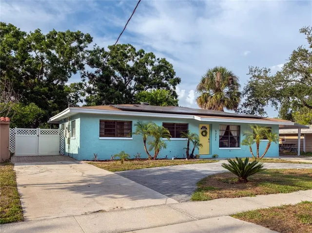 $2,700 | 4721 West Iowa Avenue, Tampa, FL 33616