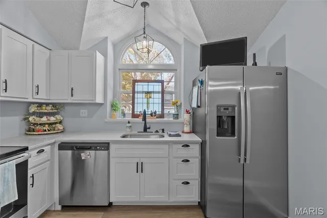 $299,999 | 13312 Wood Chapel Drive, St. Louis, MO 63141