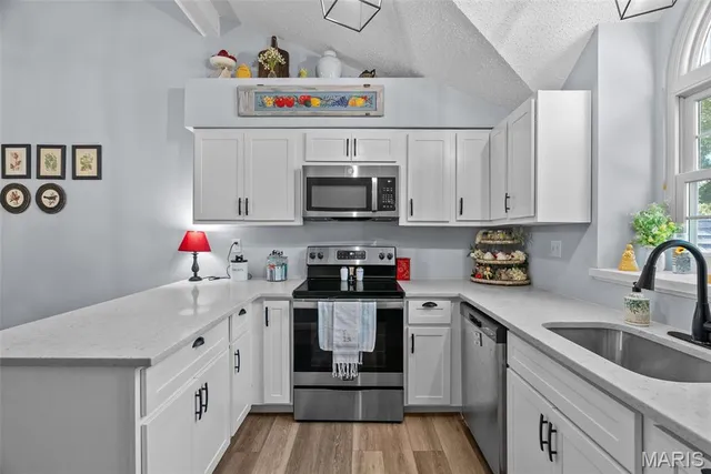 $299,999 | 13312 Wood Chapel Drive, St. Louis, MO 63141