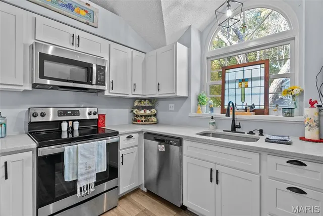 $299,999 | 13312 Wood Chapel Drive, St. Louis, MO 63141