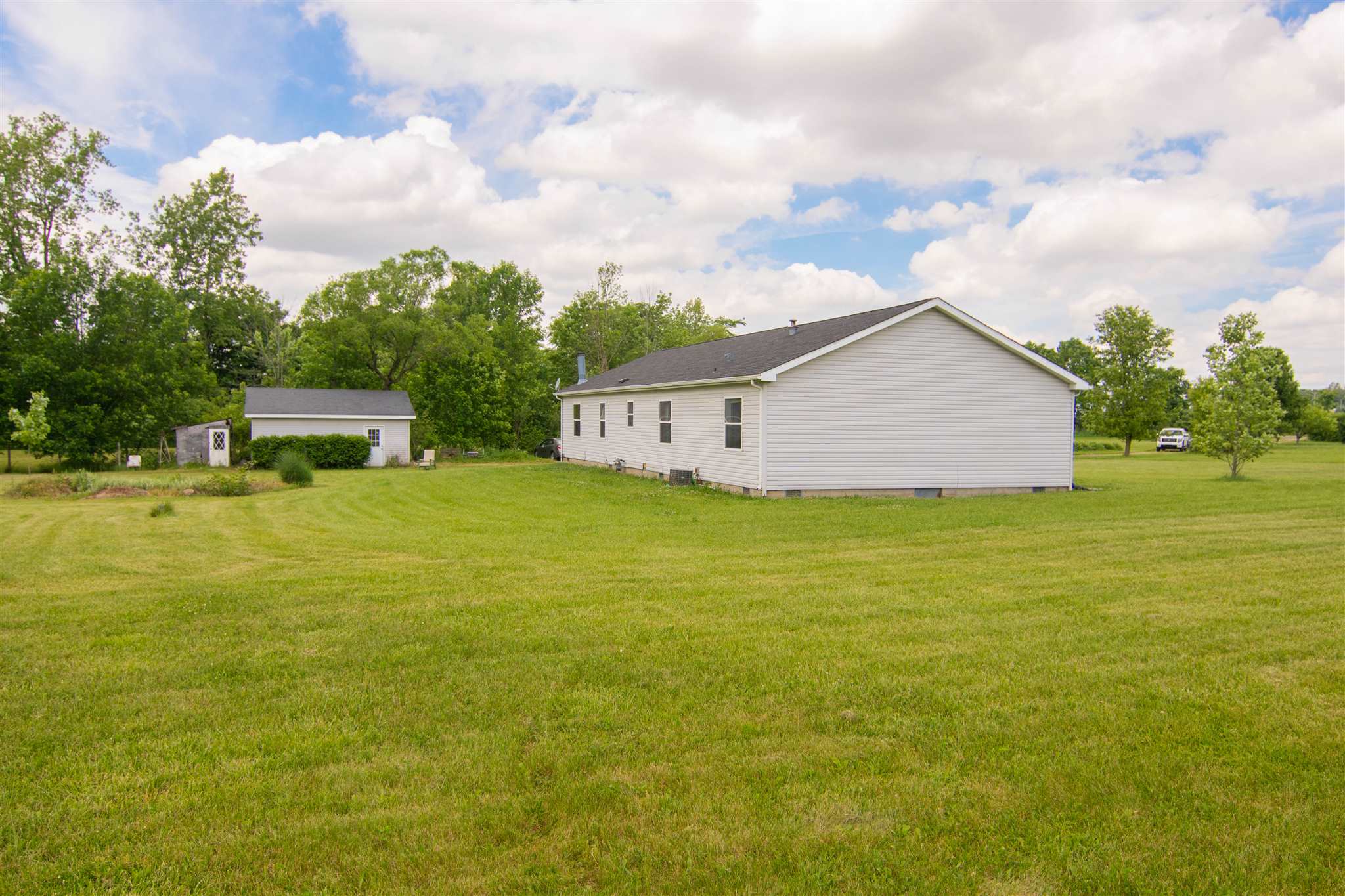 11605 East Gregory Road Albany, IN 47320 - Photo 2 of 18