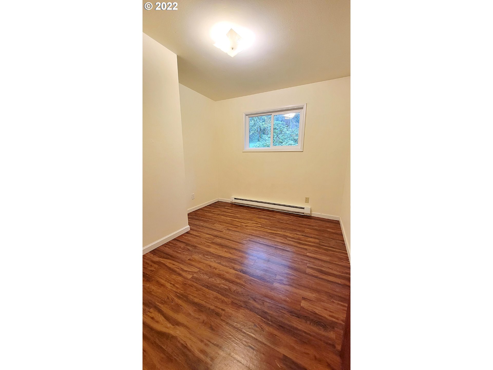 90672 Hill Road Springfield, OR 97478 - Photo 11 of 29 a view of an empty room