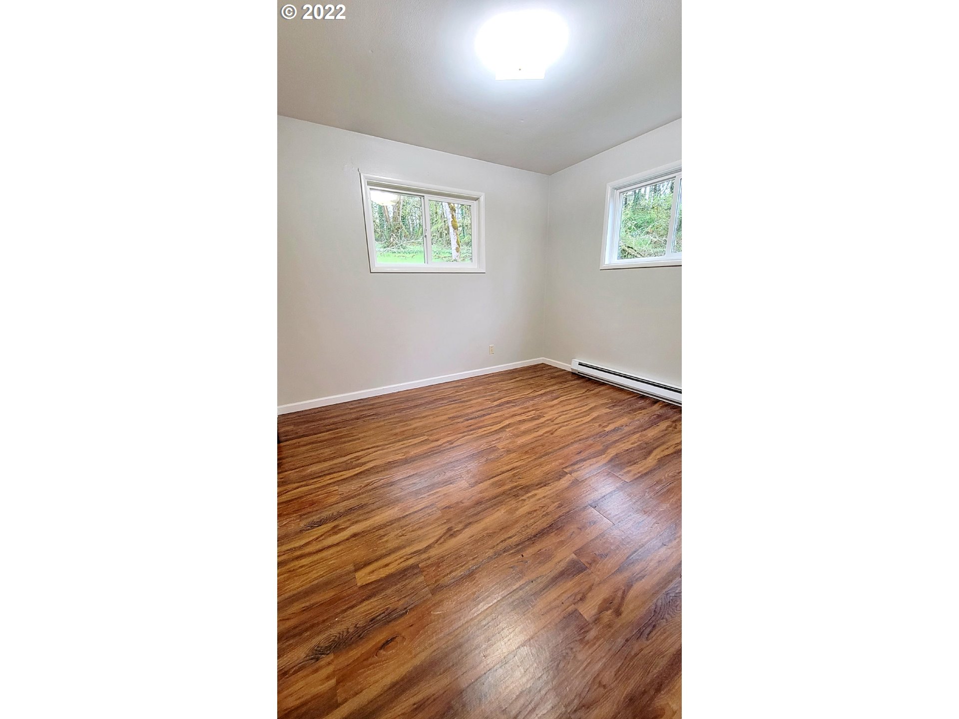 90672 Hill Road Springfield, OR 97478 - Photo 9 of 29 a view of an entryway with window