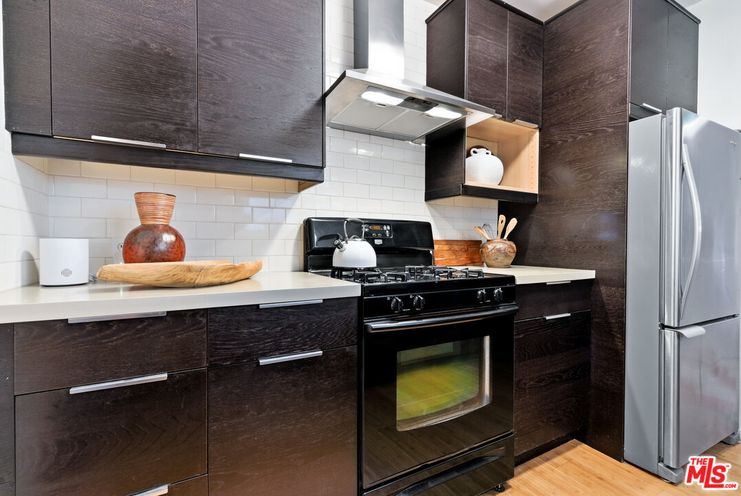 4132 Rhodes Avenue Studio City, CA 91604 - Photo 14 of 42