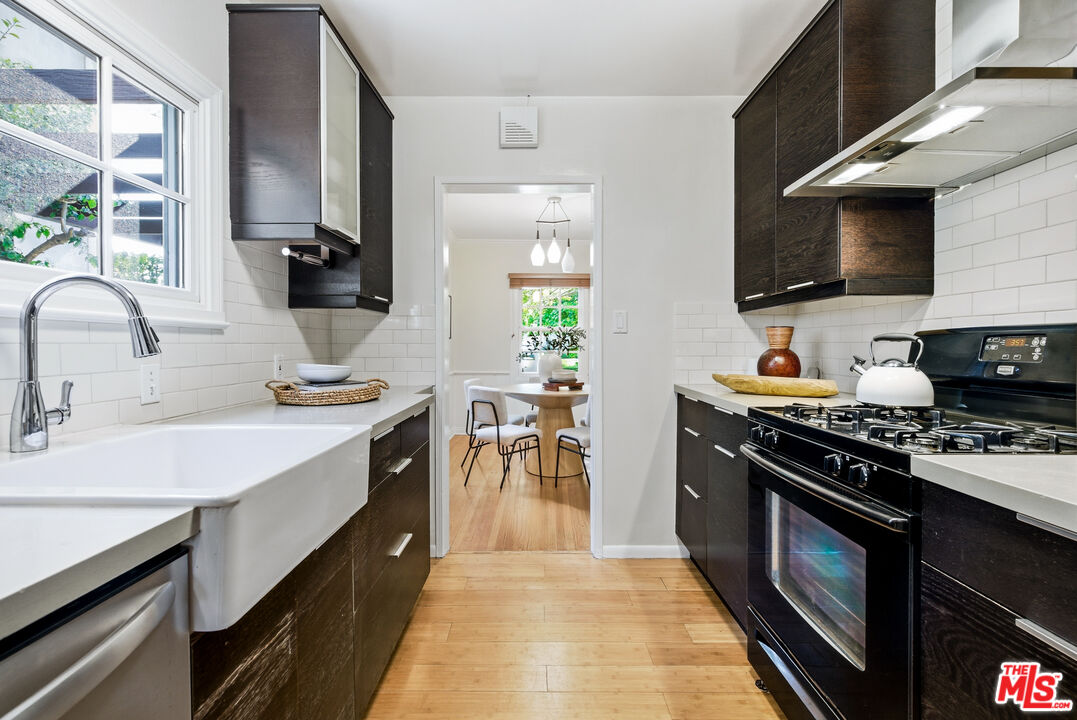4132 Rhodes Avenue Studio City, CA 91604 - Photo 15 of 42