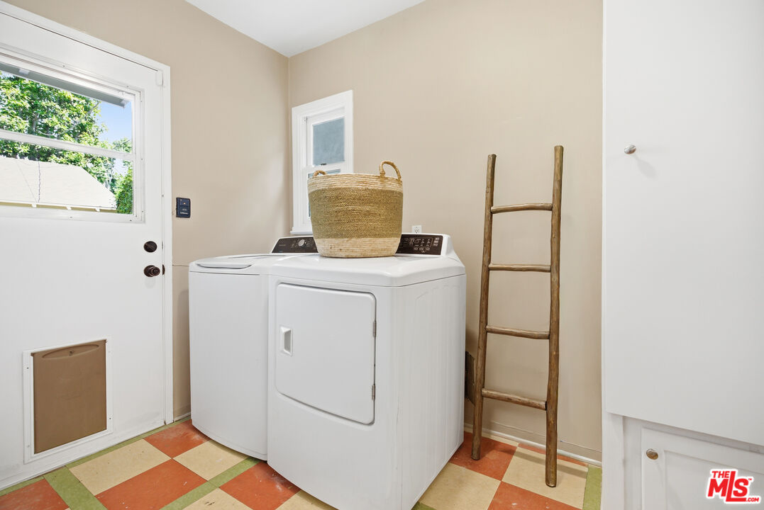 4132 Rhodes Avenue Studio City, CA 91604 - Photo 16 of 42