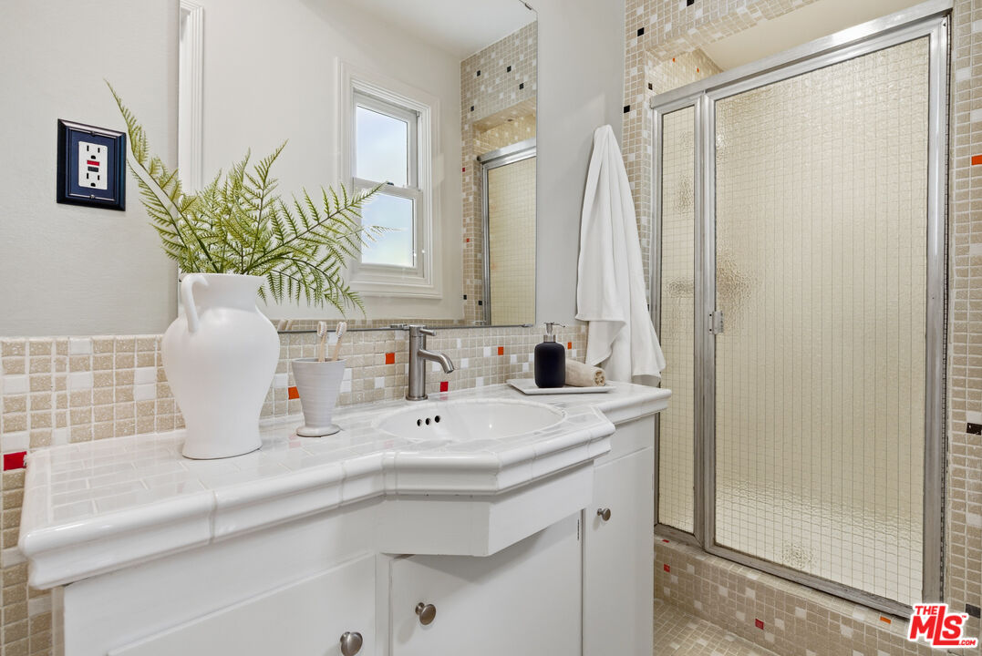 4132 Rhodes Avenue Studio City, CA 91604 - Photo 17 of 42