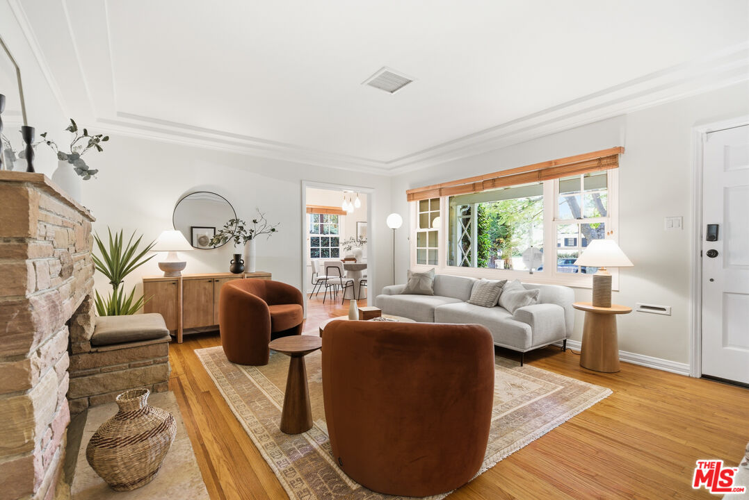 4132 Rhodes Avenue Studio City, CA 91604 - Photo 3 of 42