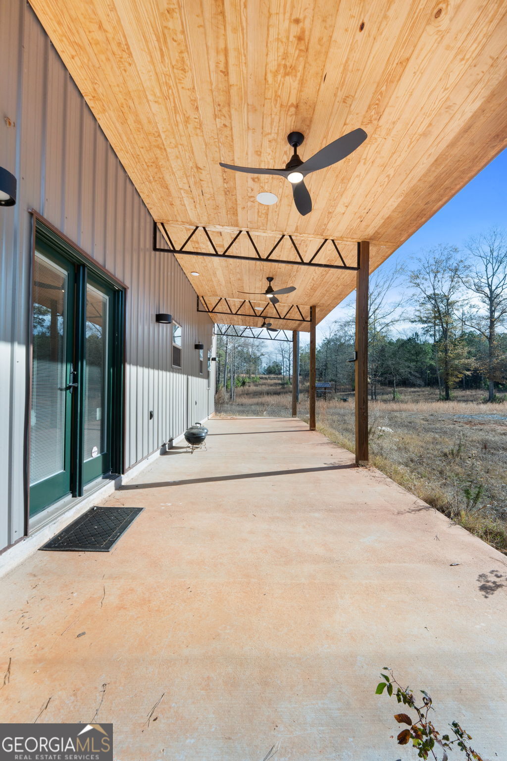 1140 City Pond Road Barnesville, GA 30204 - Photo 7 of 37 a backyard of a house