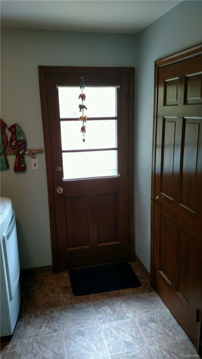 710 Rutgers Road Rochester, MI 48309 - Photo 18 of 31 First floor laundry with access to backyard patio