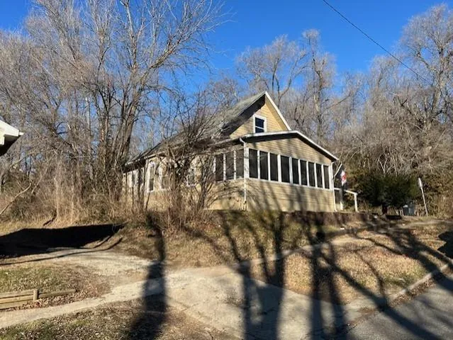 $59,000 | 2502 South 15th Street, St. Joseph, MO 64503