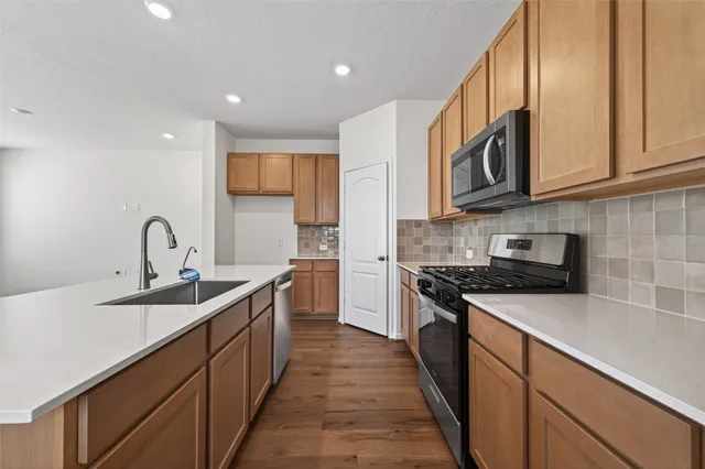 $3,100 | 8110 Shelter Bay Lane, Cypress, TX 77433