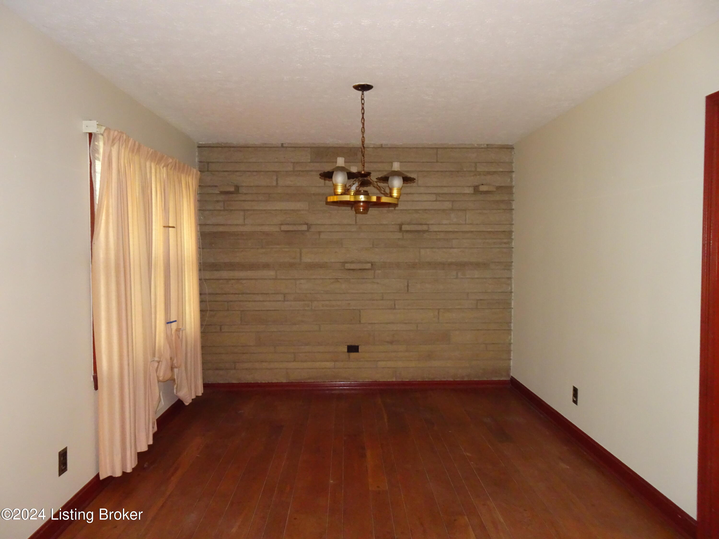 5400 Pendleton Road Louisville, KY 40272 - Photo 4 of 17 DSC06612