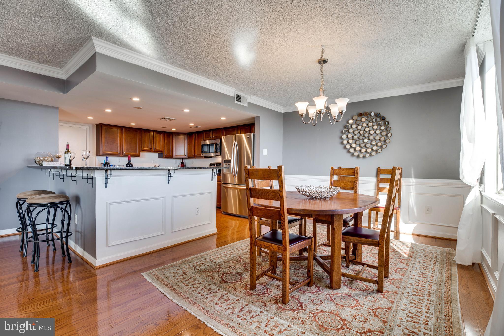 1515 South Arlington Ridge Road, Unit 602 Arlington, VA 22202 - Photo 9 of 37 Open concept = welcoming