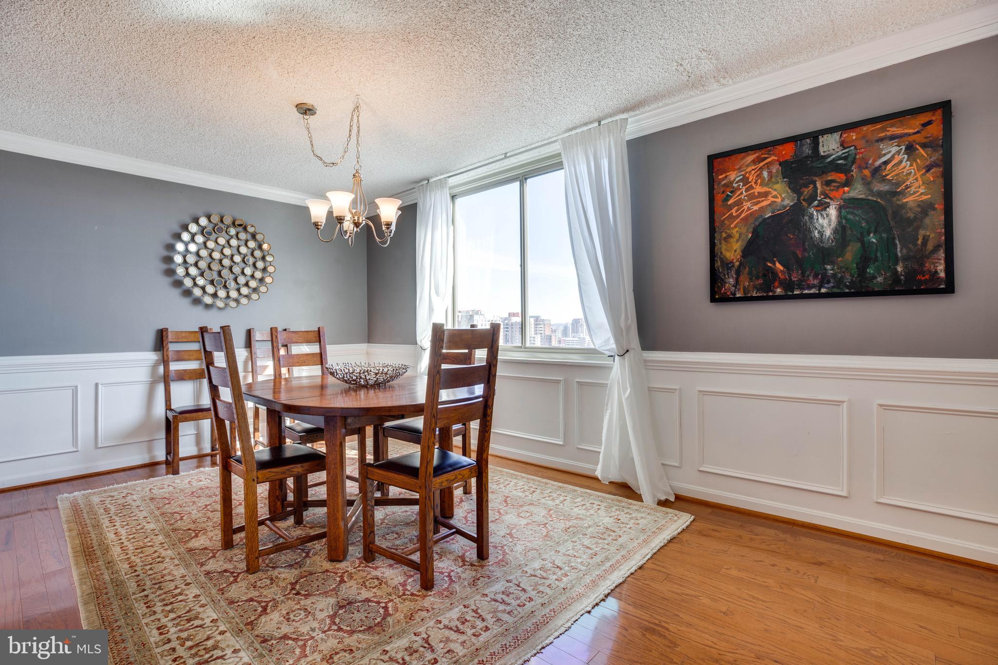 1515 South Arlington Ridge Road, Unit 602 Arlington, VA 22202 - Photo 10 of 37 Crown molding and wainscoting