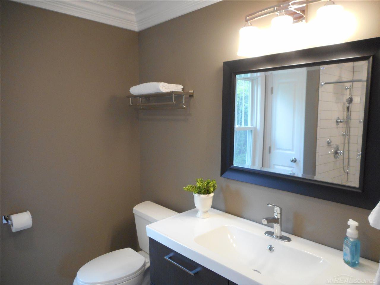 8814 South Lake Shore Road Harbor Beach, MI 48441 - Photo 30 of 37 31302867-30.JPG