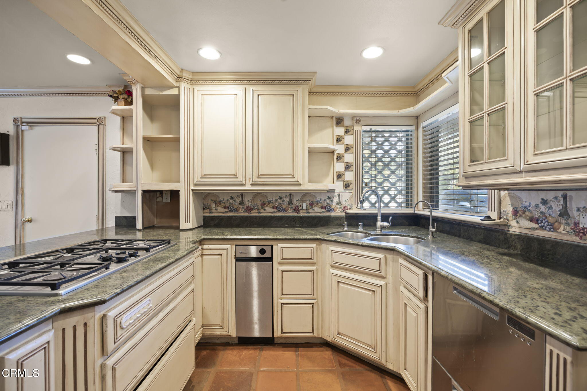 512 Foothill Road Santa Paula, CA 93060 - Photo 18 of 40 18-web-or-mls-Upmarketmedia_512Foo-66