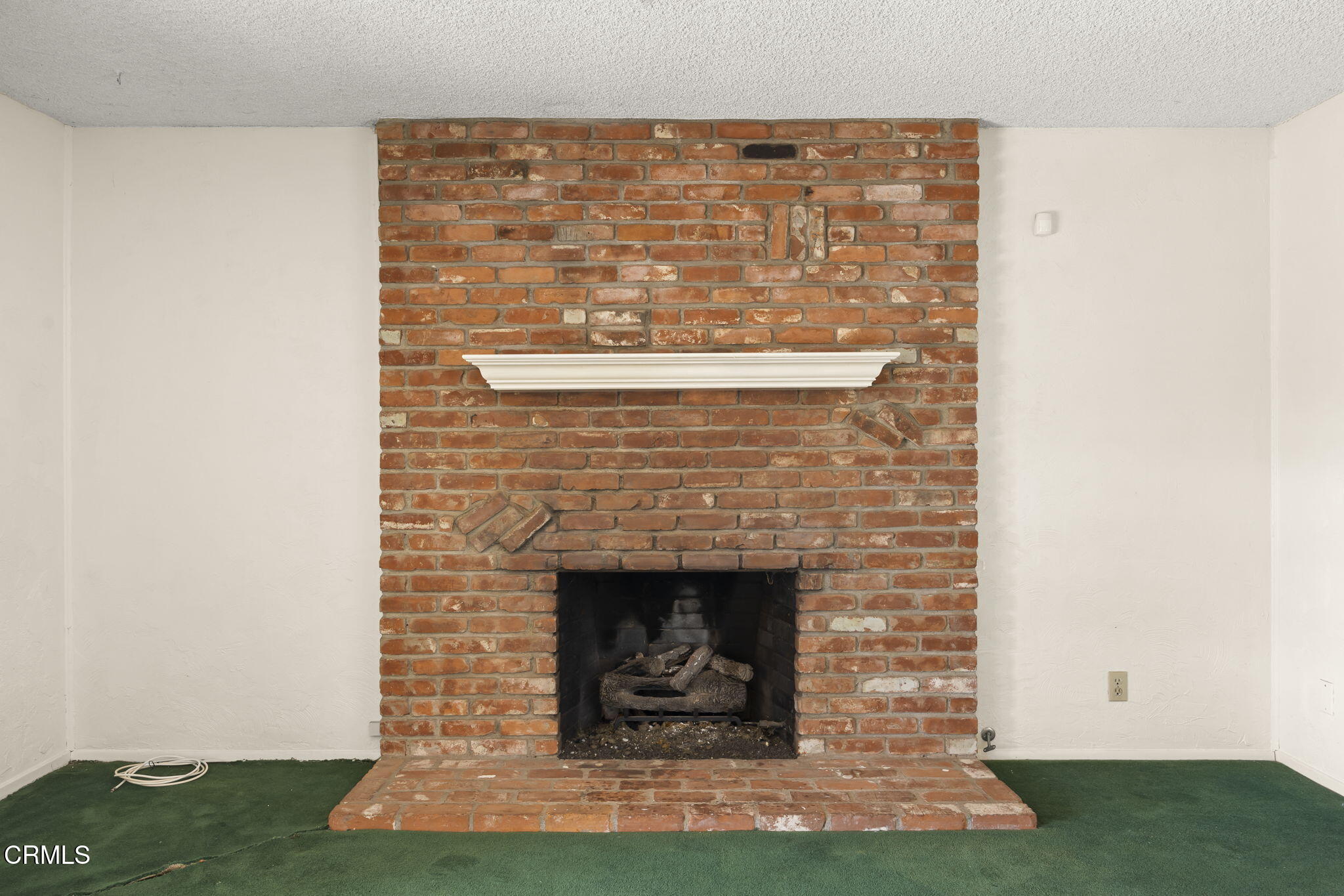 512 Foothill Road Santa Paula, CA 93060 - Photo 7 of 40 7-web-or-mls-Upmarketmedia_512Foo-24