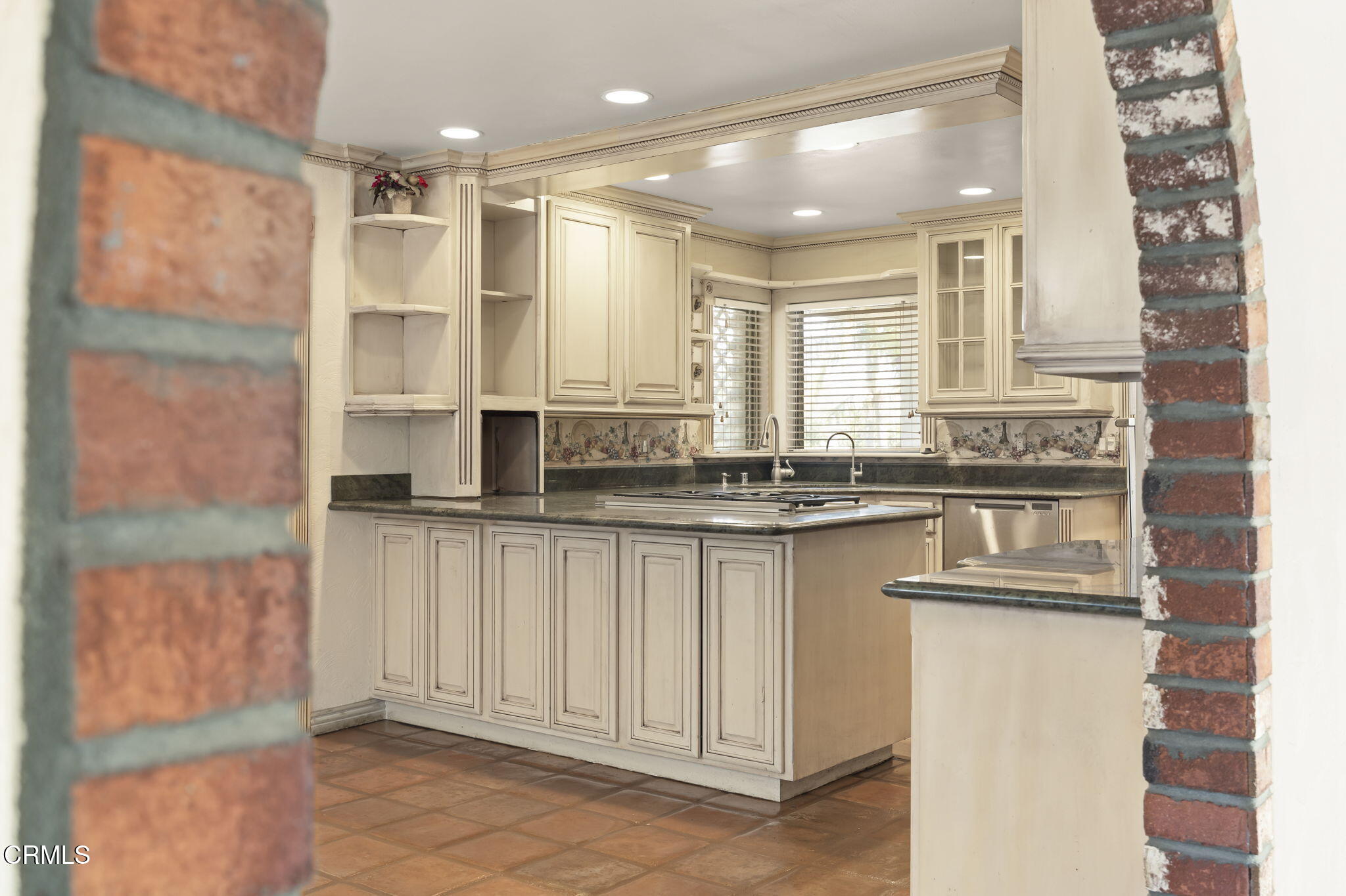 512 Foothill Road Santa Paula, CA 93060 - Photo 10 of 40 10-web-or-mls-Upmarketmedia_512Foo-36