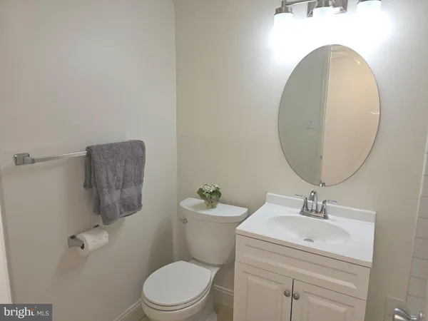 $238,000 | 18 Monroe Street, Unit 201, Rockville, MD 20850