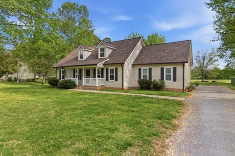 $459,900 | 1606 Windy Meadow Drive, Christiana, TN 37037