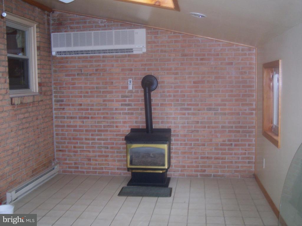 615 East Roseville Road Lancaster, PA 17601 - Photo 5 of 10 Gallery Image 5