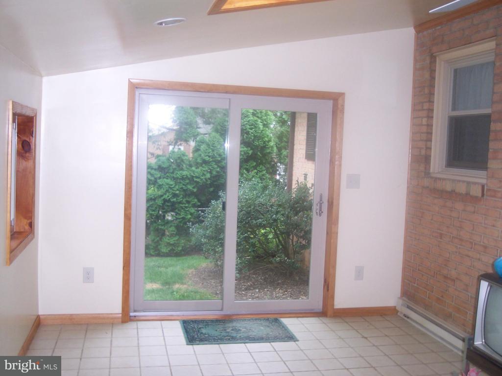 615 East Roseville Road Lancaster, PA 17601 - Photo 6 of 10 Gallery Image 6