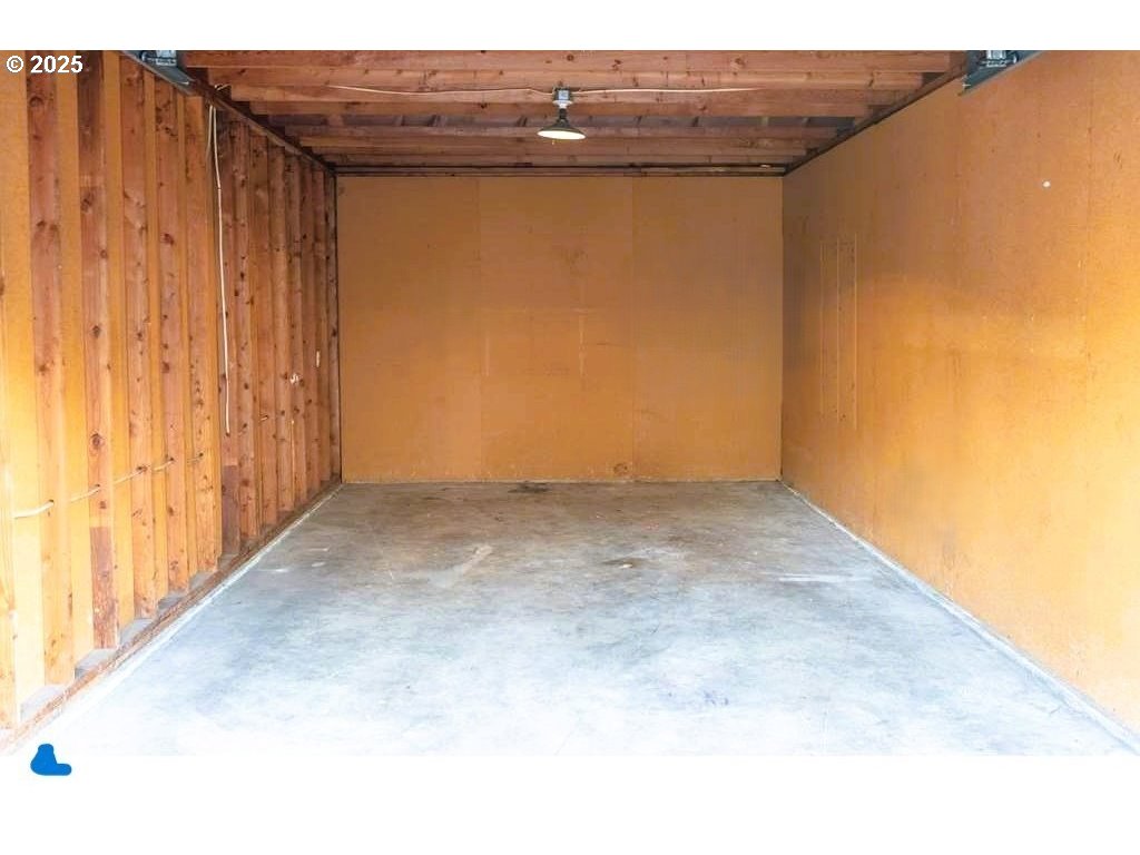 2712 Southeast 138th Avenue, Unit 53 Portland, OR 97236 - Photo 22 of 36 a view of a garage