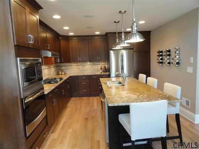 18 Abbey Road Bethlehem, NY 12054 - Photo 5 of 15 Photo 5