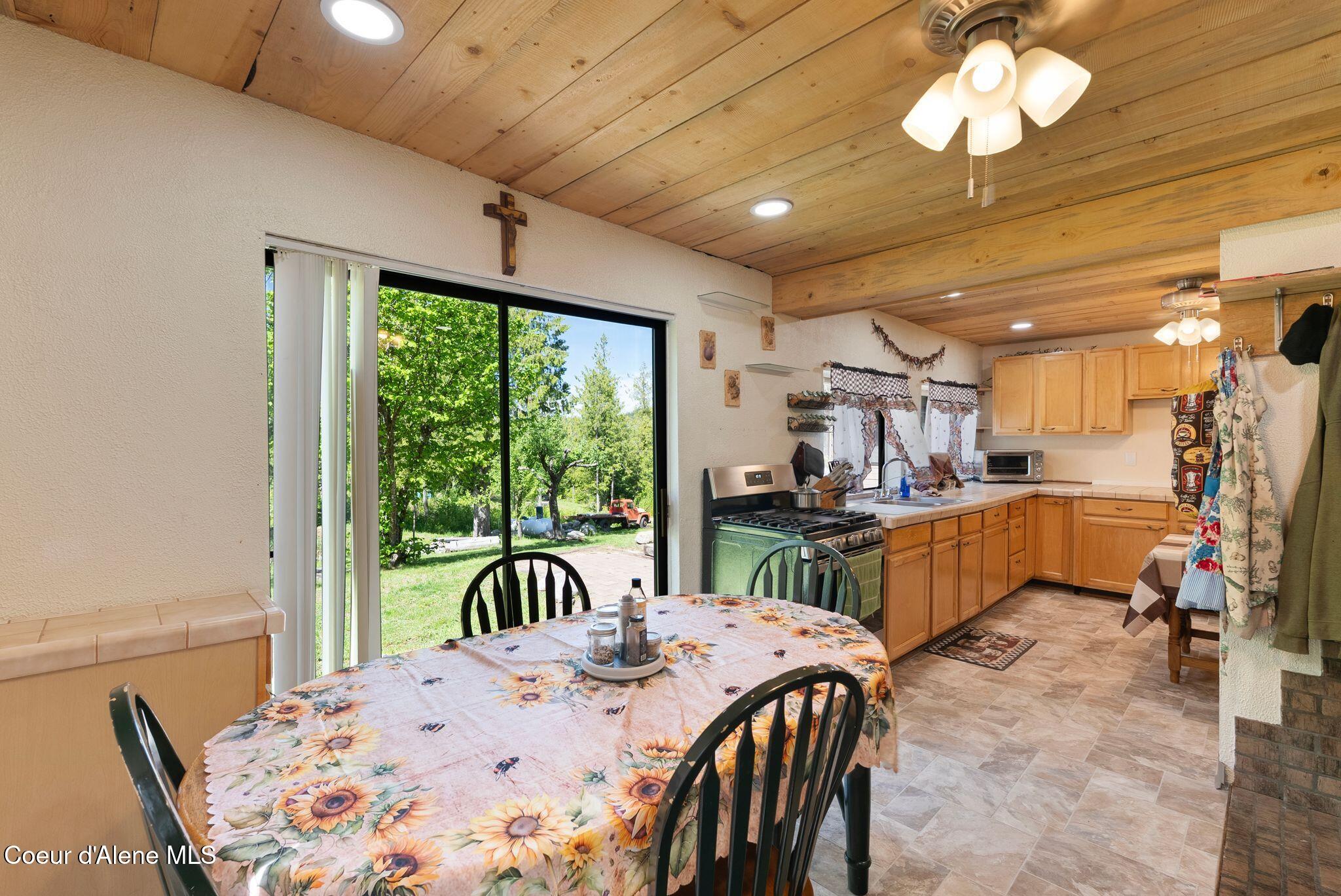 910 Otts Road Sagle, ID 83860 - Photo 7 of 38 8