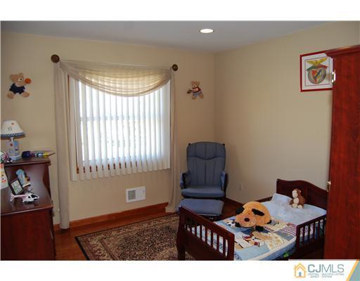 362 Wheeler Road North Brunswick, NJ 08902 - Photo 11 of 14 Gallery Image 11