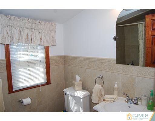 362 Wheeler Road North Brunswick, NJ 08902 - Photo 13 of 14 Gallery Image 13