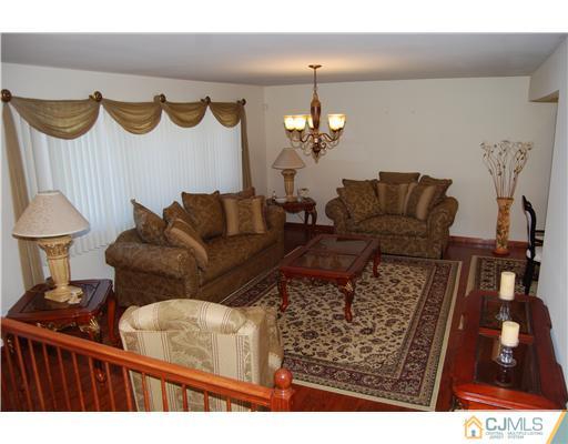 362 Wheeler Road North Brunswick, NJ 08902 - Photo 4 of 14 Gallery Image 4