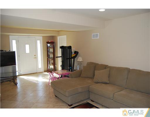 362 Wheeler Road North Brunswick, NJ 08902 - Photo 7 of 14 Gallery Image 7